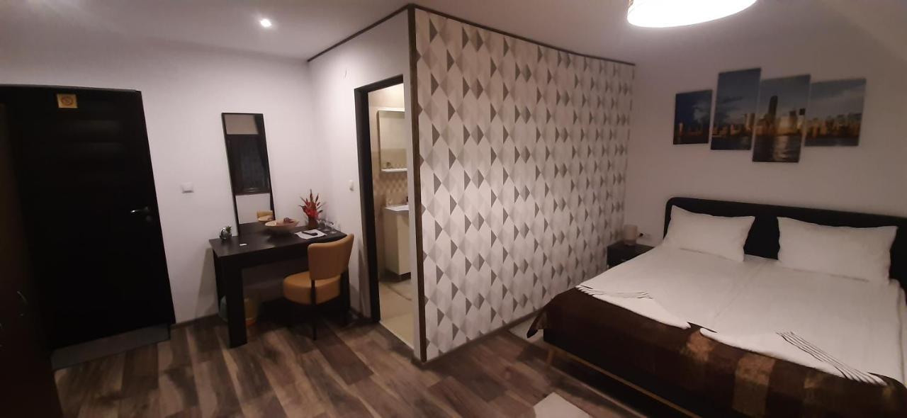 River Star Guest house *